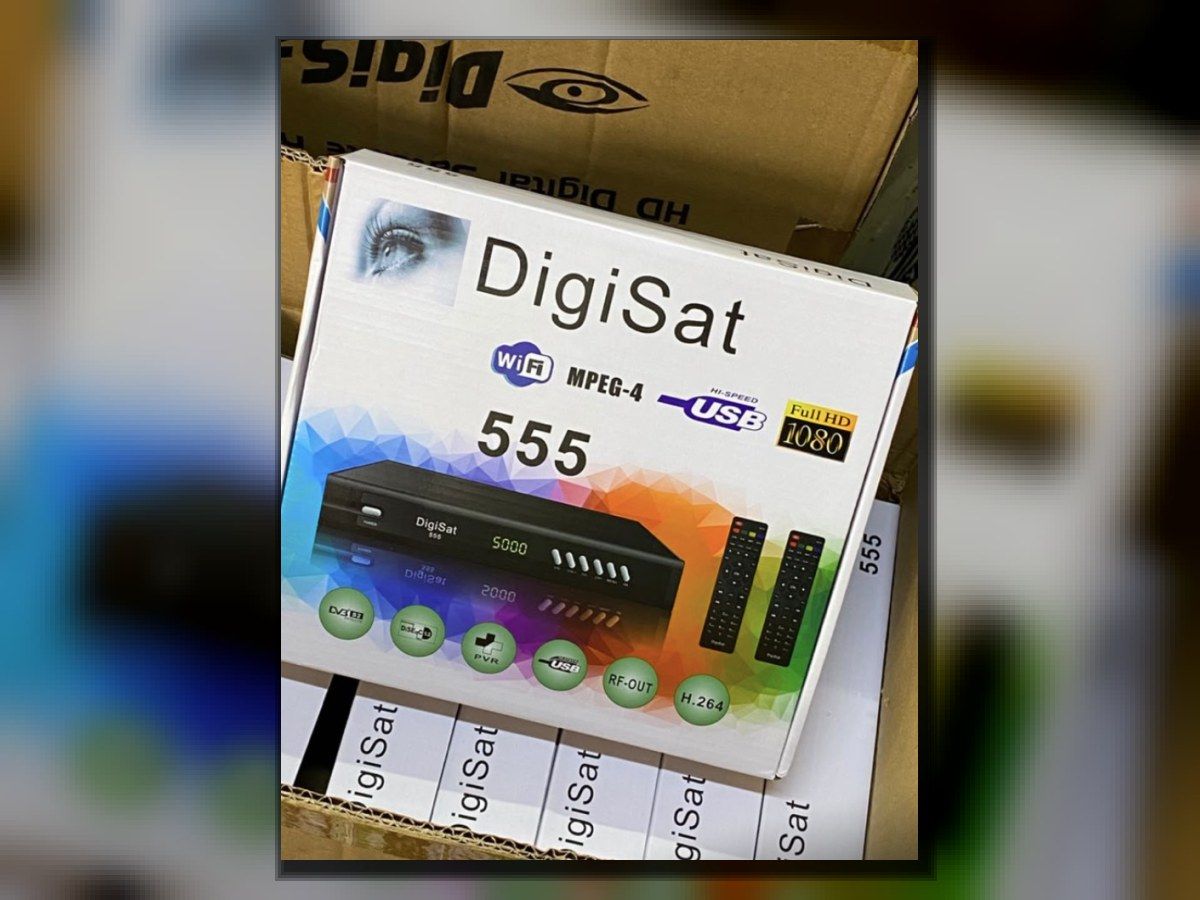 Décodeur DigiSat 555 Full HD WiFi – 2 télécommandes