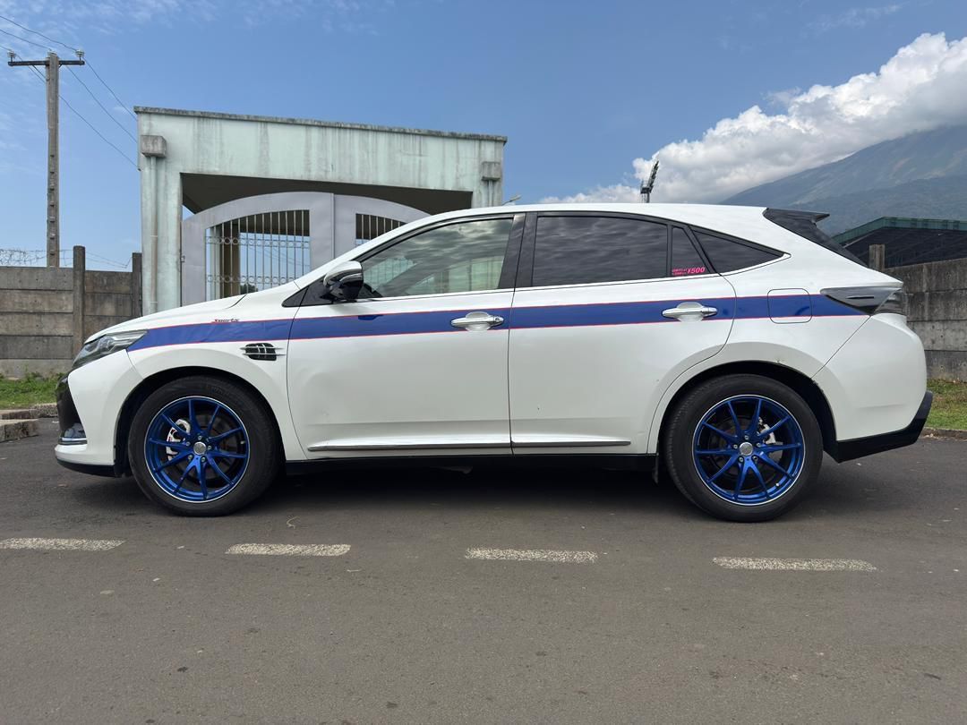 Toyota Harrier d’origine allemande à liquidé
