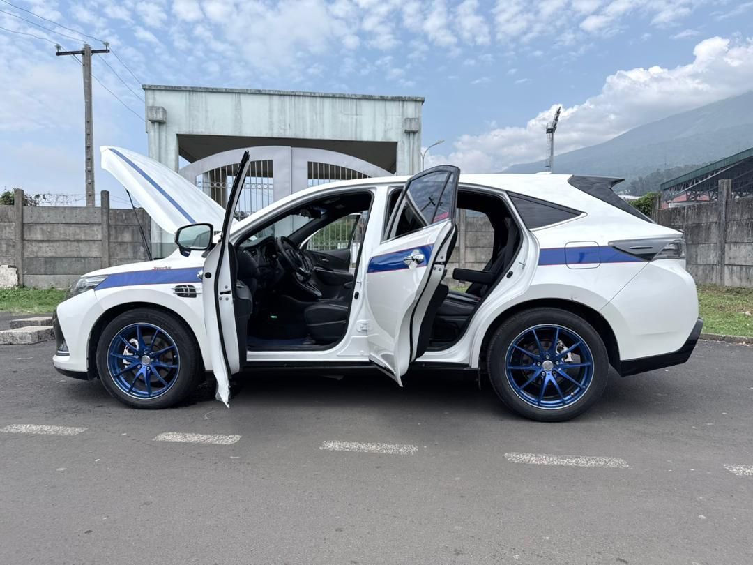 Toyota Harrier d’origine allemande à liquidé